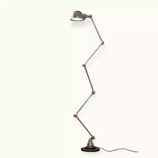 Jieldé - Création de lampe Jieldé sur commande, sur base d'assemblages de pièces anciennes rénovées.