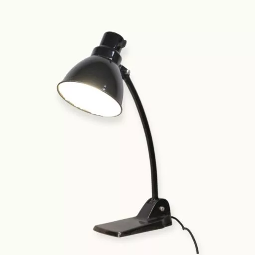 Lampe orientable Lucida, production européenne milieu XXᵉ siècle — élégance fonctionnelle et articulations de précision. Modèle attribué, avec prudence, à Gebr. Jacobus (Gebrüder Jacobus)