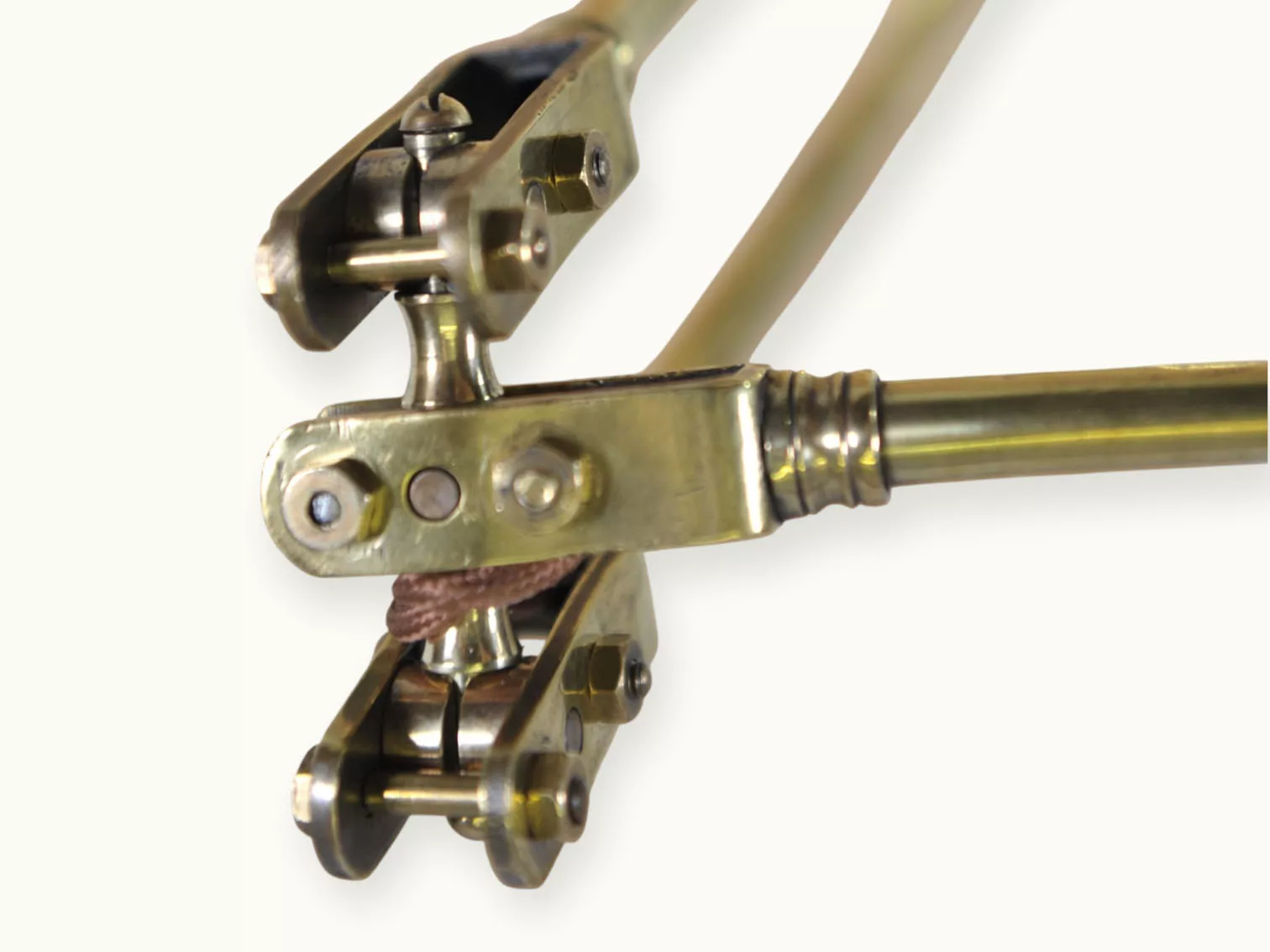 applique-genouillere-modele-3362-7 Applique Genouillère à articulations automatiques et indéréglables, modèle 3.362 - Éditeur : Manufacture Parisienne d'Appareillage Electrique