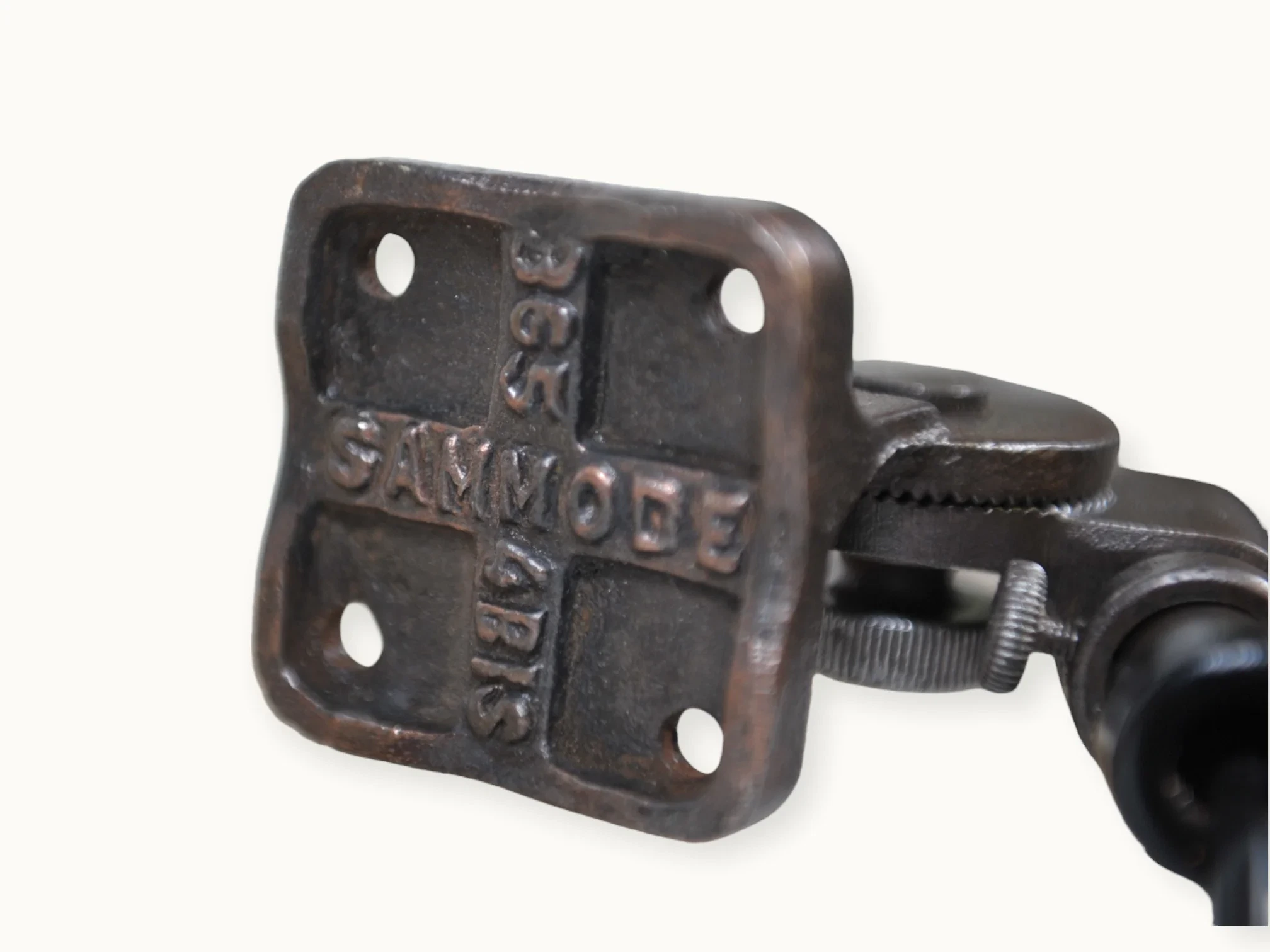 Lampe-atelier-vintage-SAMMODE-Type-EQ-vers-1930-11 Lampe d’atelier SAMMODE — Type EQ, fixation horizontale — réflecteur « baignoire » émaillé (n° 365-4Bis)