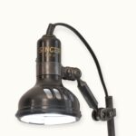 Lampe de couture vintage de marque SINGER modèle SLF 3 par SIMANCO