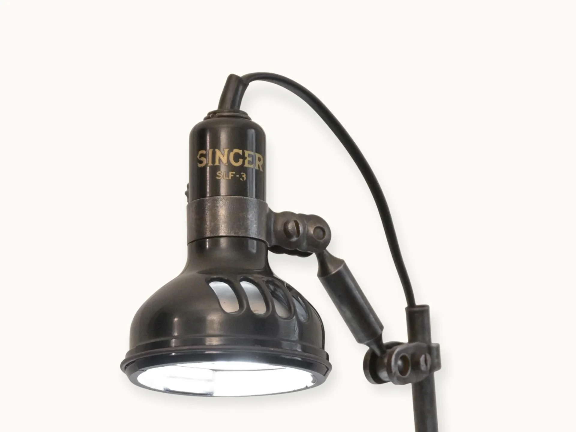 Lampe de couture vintage de marque SINGER modèle SLF 3 par SIMANCO