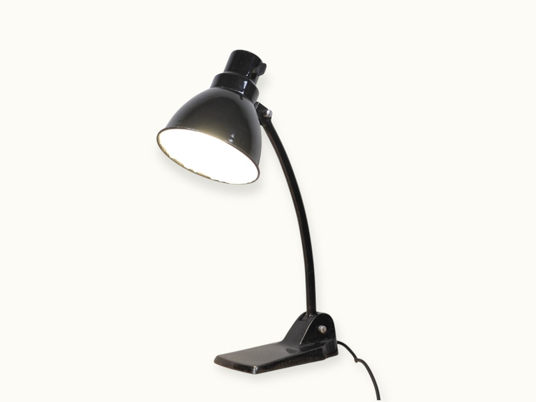 Lampe-Lucida-probablement-attribué-Gebr.-Jacobus-années-40-1 Lampe orientable Lucida, production européenne milieu XXᵉ siècle — élégance fonctionnelle et articulations de précision. Modèle attribué, avec prudence, à Gebr. Jacobus (Gebrüder Jacobus)