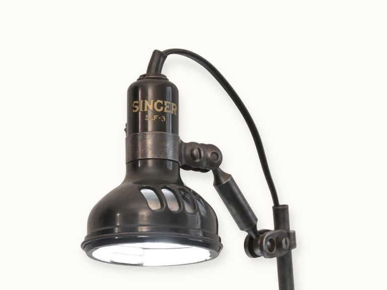 Lampe-machiniste-Singer-SLF-3-base-SIMANCO-3 Lampe de couture vintage de marque SINGER modèle SLF 3 par SIMANCO
