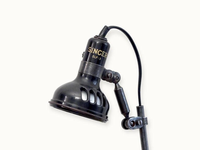 Lampe-machiniste-Singer-SLF-3-base-SIMANCO-4 Lampe de couture vintage de marque SINGER modèle SLF 3 par SIMANCO