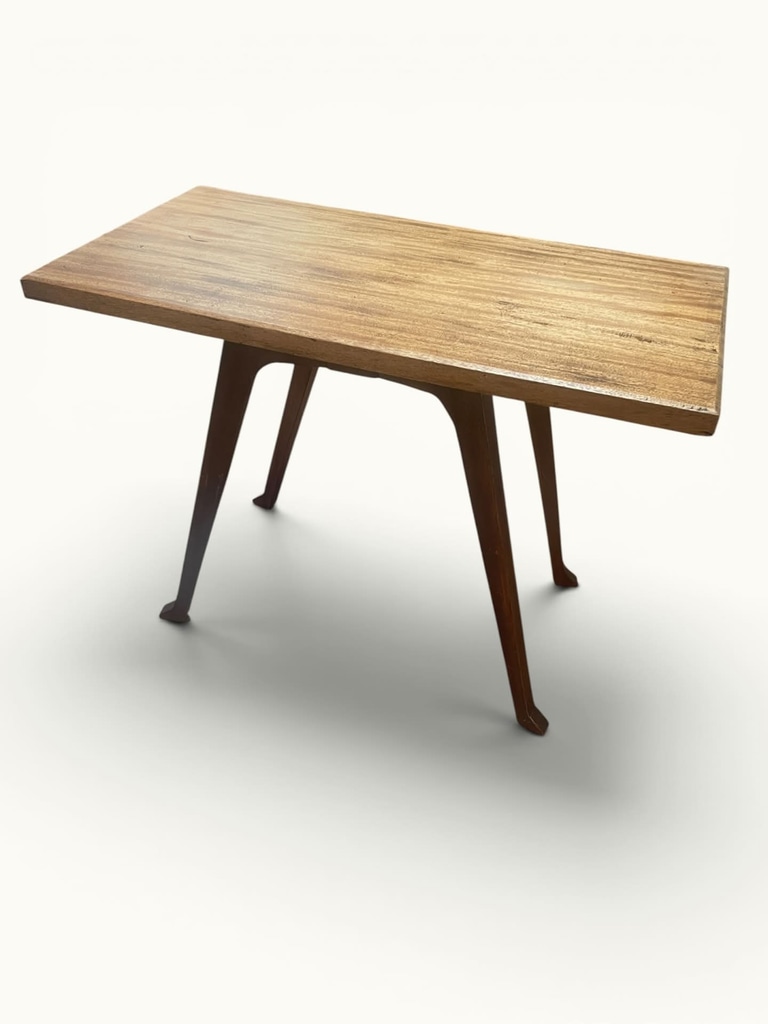 IMG_0723-Photoroom Table basse brutaliste tout bois — pieds en spatule sculptés — France, circa 1950-1960 — OVNI