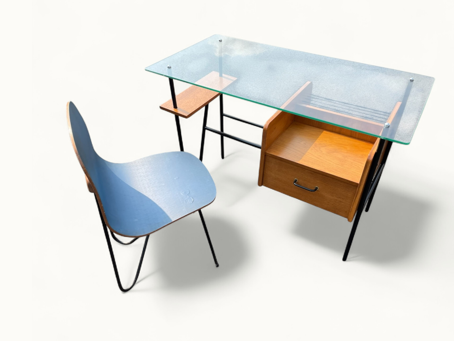 Bureau-Azzano-Freres-13 Bureau Azzano Frères 1956 Bois, fer et Glace, Chaise de Robert et Jacques Perreau