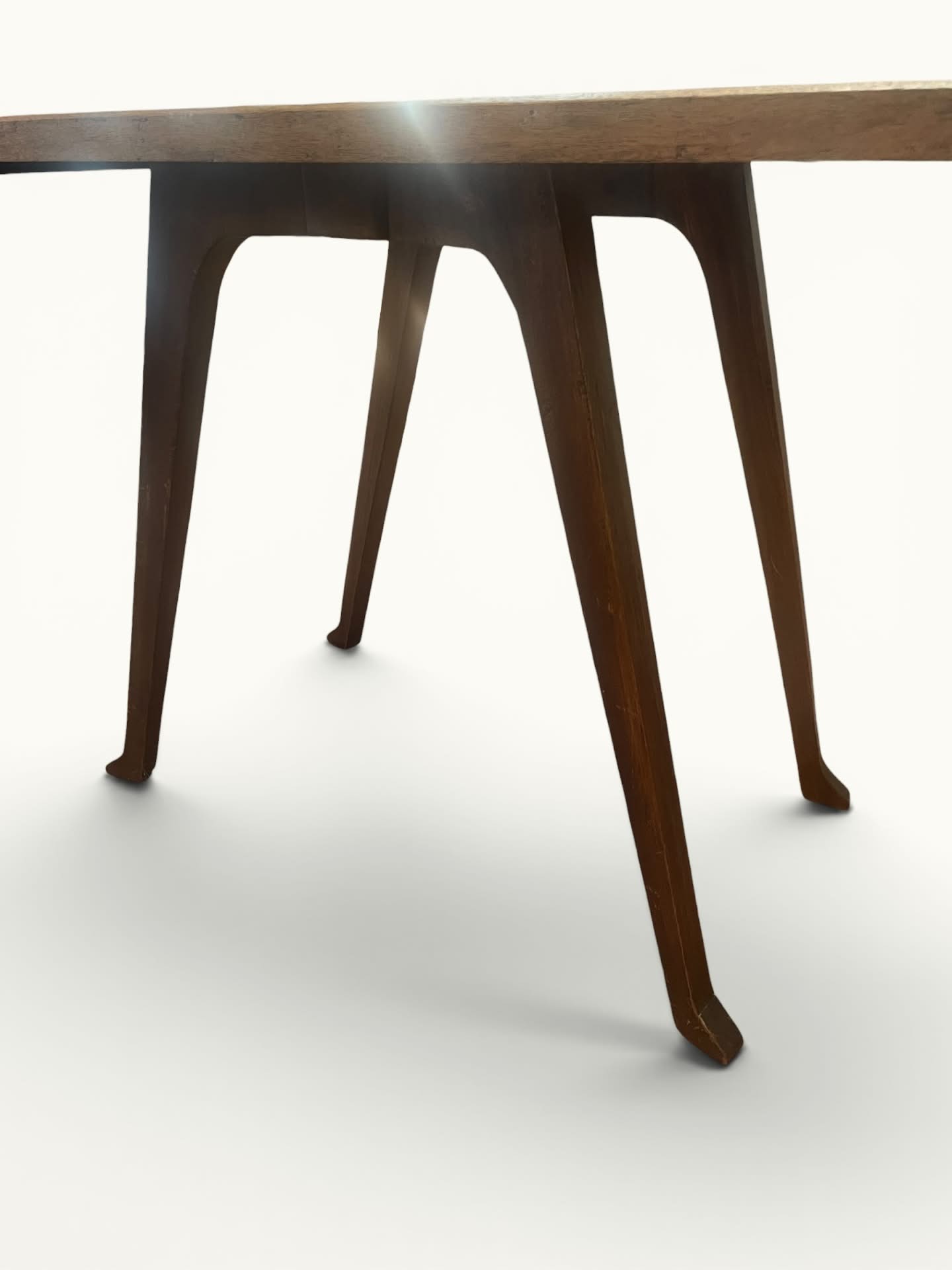 IMG_0724-Photoroom Table basse brutaliste tout bois — pieds en spatule sculptés — France, circa 1950-1960 — OVNI